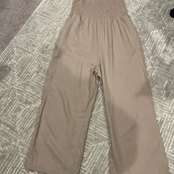 House of Harlow 1960 Pants - House of Harlow 1960 Beige Wide Leg Jumpsuit
0009